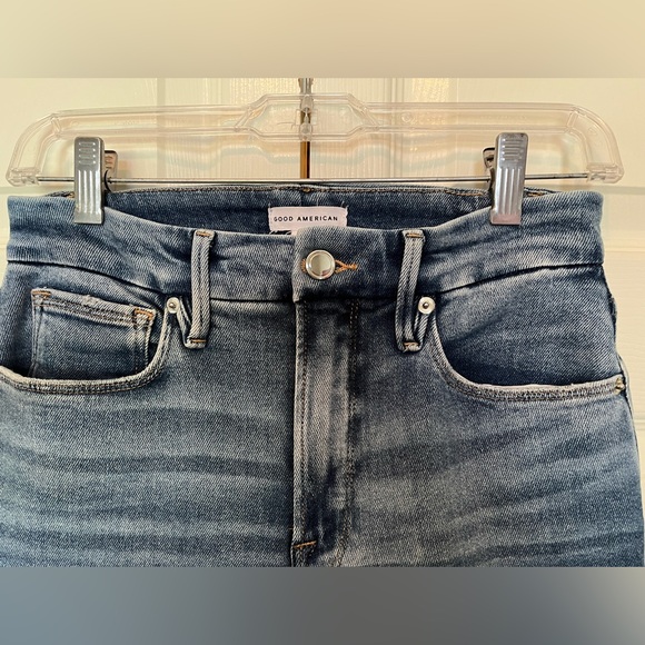 Good American distressed jeans. Size 4 / 27 - Picture 3 of 8